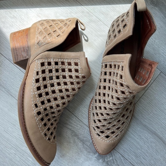 JEFFREY Campbell taggart open weave booties size 8.5 - Picture 1 of 16